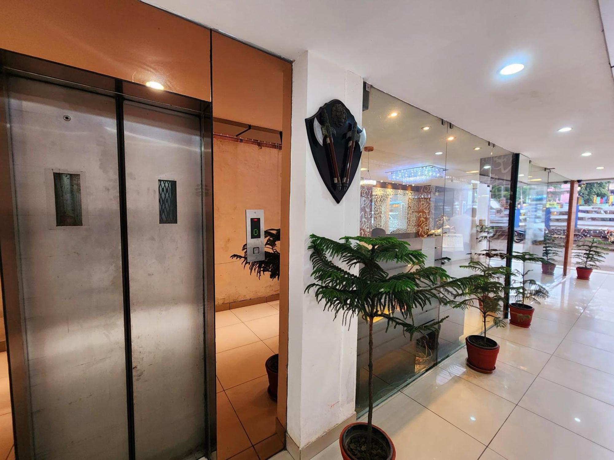 Hotel Lee International Calcutta Eksteriør billede